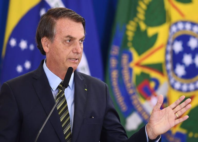 Após recuos, Bolsonaro promete reforma administrativa para semana que vem